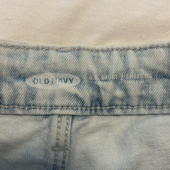 Old Navy O.G short, high rise. Exposed pocket detail cut off style - Picture 3 of 5